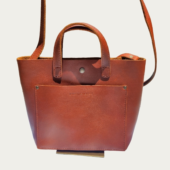 Portland Leather Brown Tote Bag with Minimalist Design - Picture 3 of 15
